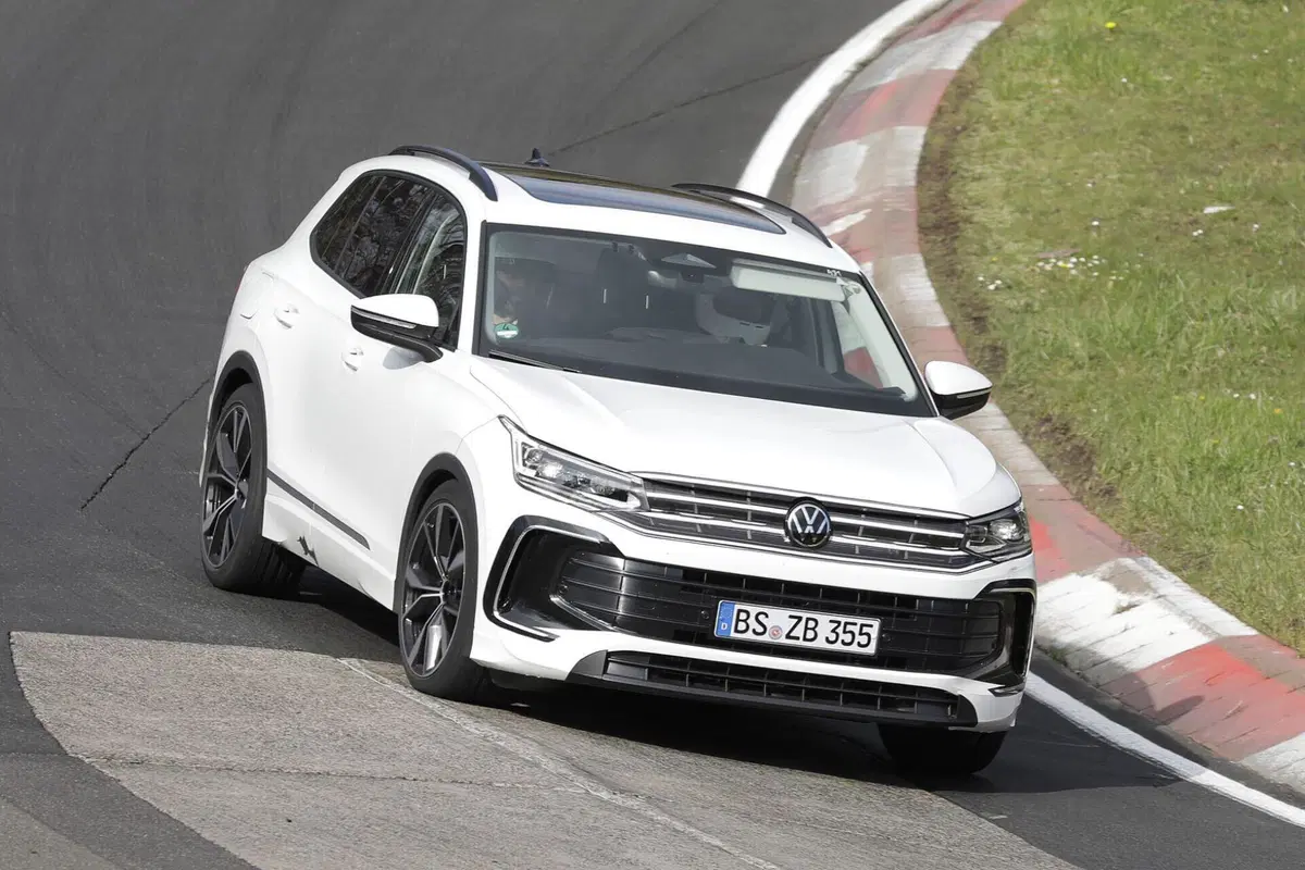 Volkswagen Tiguan 2024, la nuova generazione è in arrivo [Foto Spia] (14)