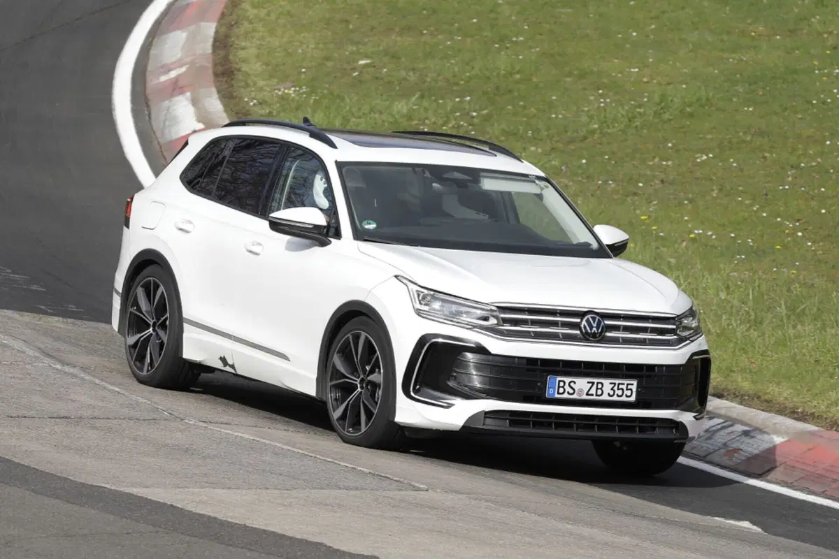 Volkswagen Tiguan 2024, la nuova generazione è in arrivo [Foto Spia] (15)