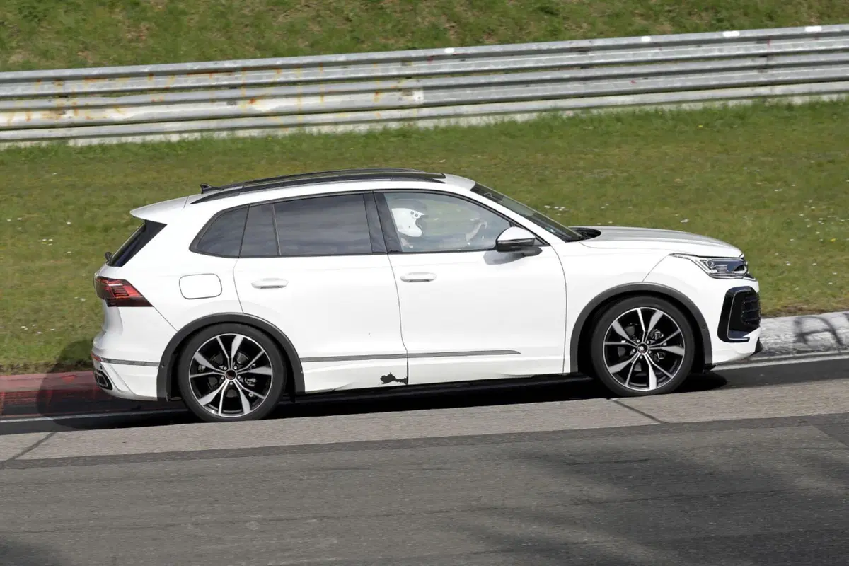 Volkswagen Tiguan 2024, la nuova generazione è in arrivo [Foto Spia] (17)