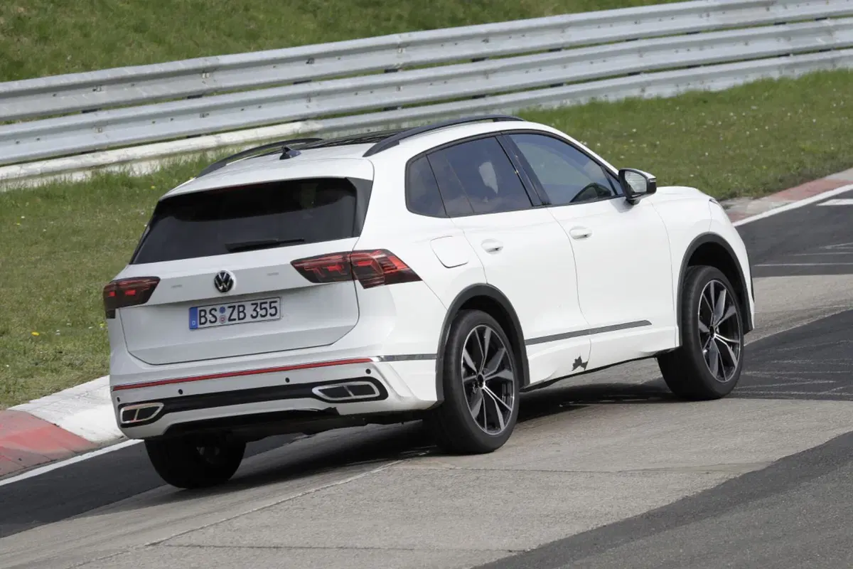 Volkswagen Tiguan 2024, la nuova generazione è in arrivo [Foto Spia] (20)