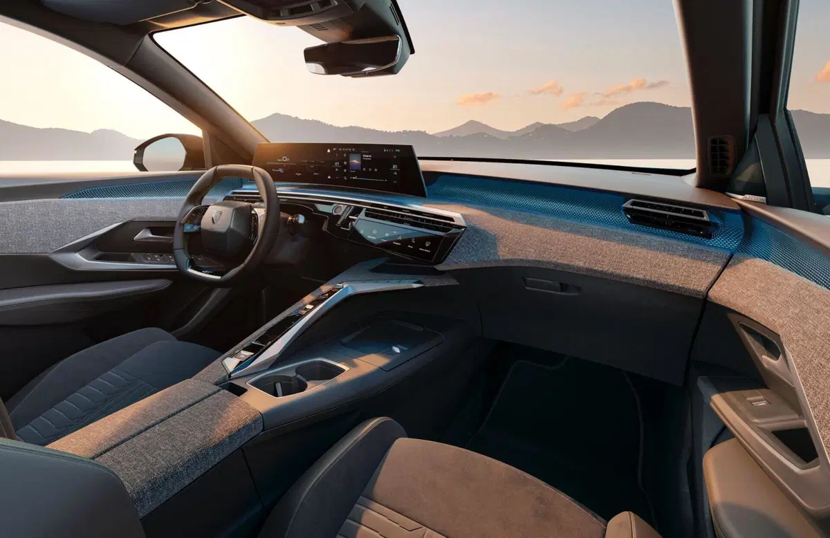 Peugeot 3008, svelati gli interni del nuovo Model Year 2024 (5)