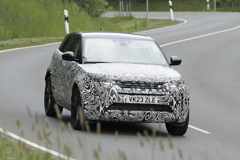 Range Rover Evoque 2023, ecco le foto spia del nuovo Facelift 