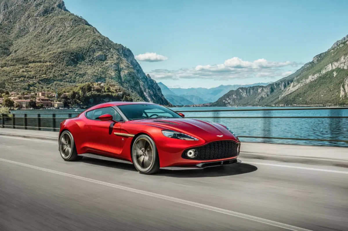 Aston Martin Vanquish Zagato Coupé: 99 esemplari per fortunati collezionisti