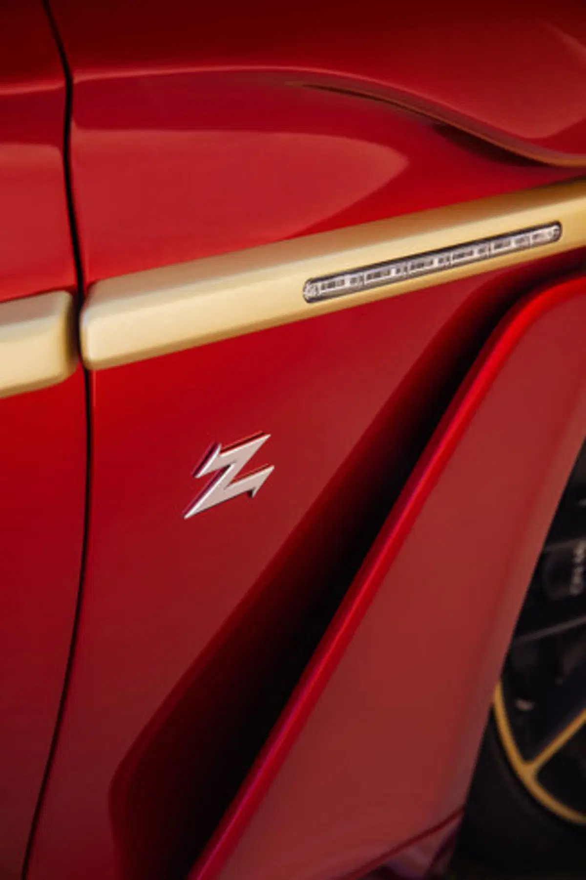 Aston Martin Vanquish Zagato Coupé: 99 esemplari per fortunati collezionisti (14)