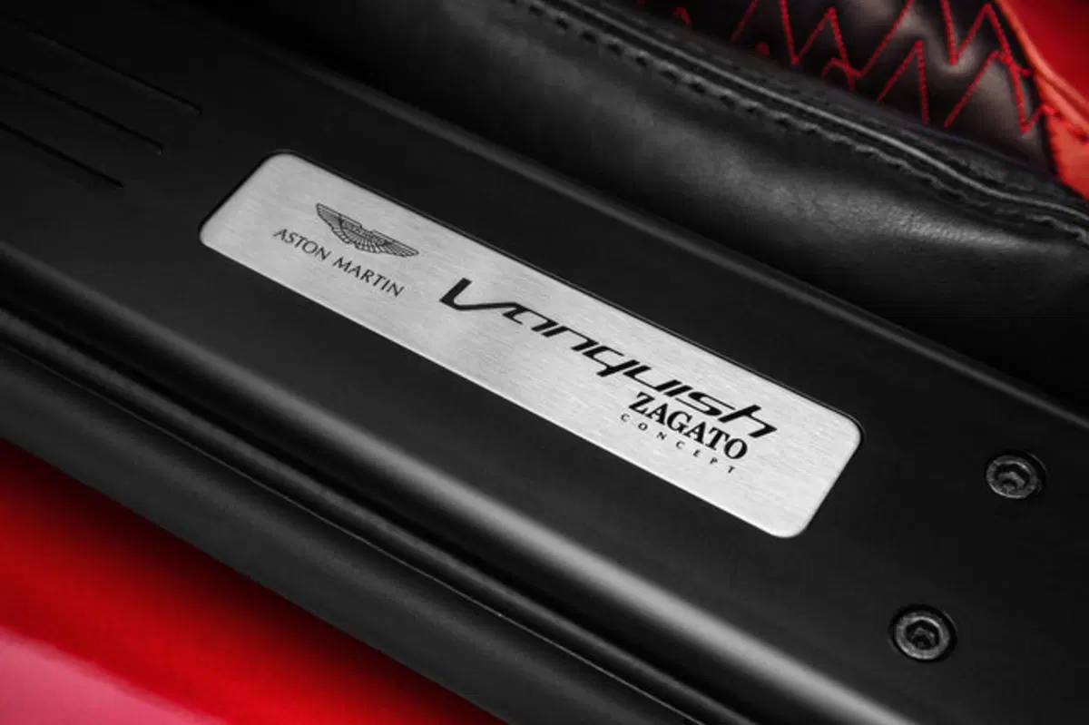Aston Martin Vanquish Zagato Coupé: 99 esemplari per fortunati collezionisti (18)