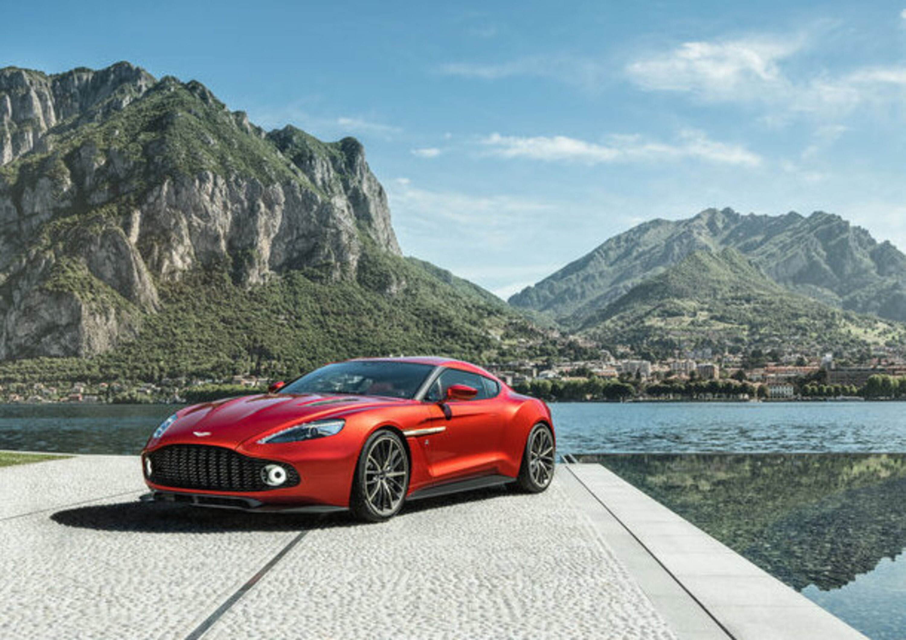 Aston Martin Vanquish Zagato Coup&eacute;: 99 esemplari per fortunati collezionisti