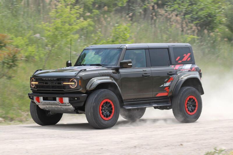 Ford Bronco Raptor 2024, ma quanto è bello? [Foto Spia] News