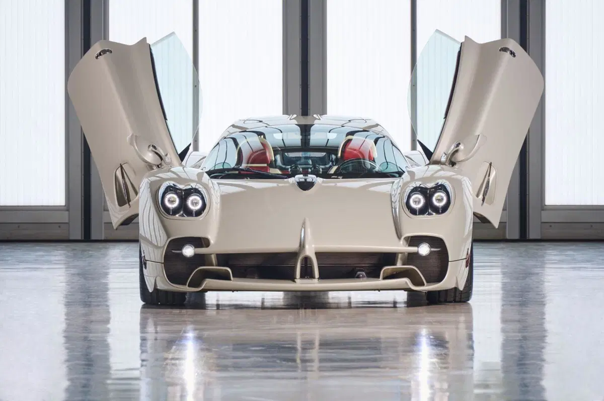 Pagani: le supercar di Horacio in mostra a Modena dal 16 al 18 giugno (3)