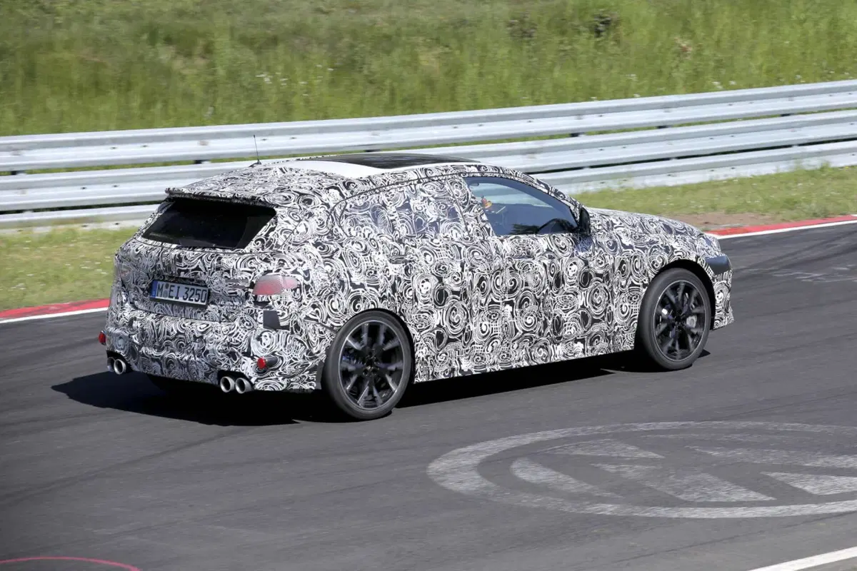 BMW Serie 1 2023, il nuovo facelift è in arrivo [Foto Spia] (10)