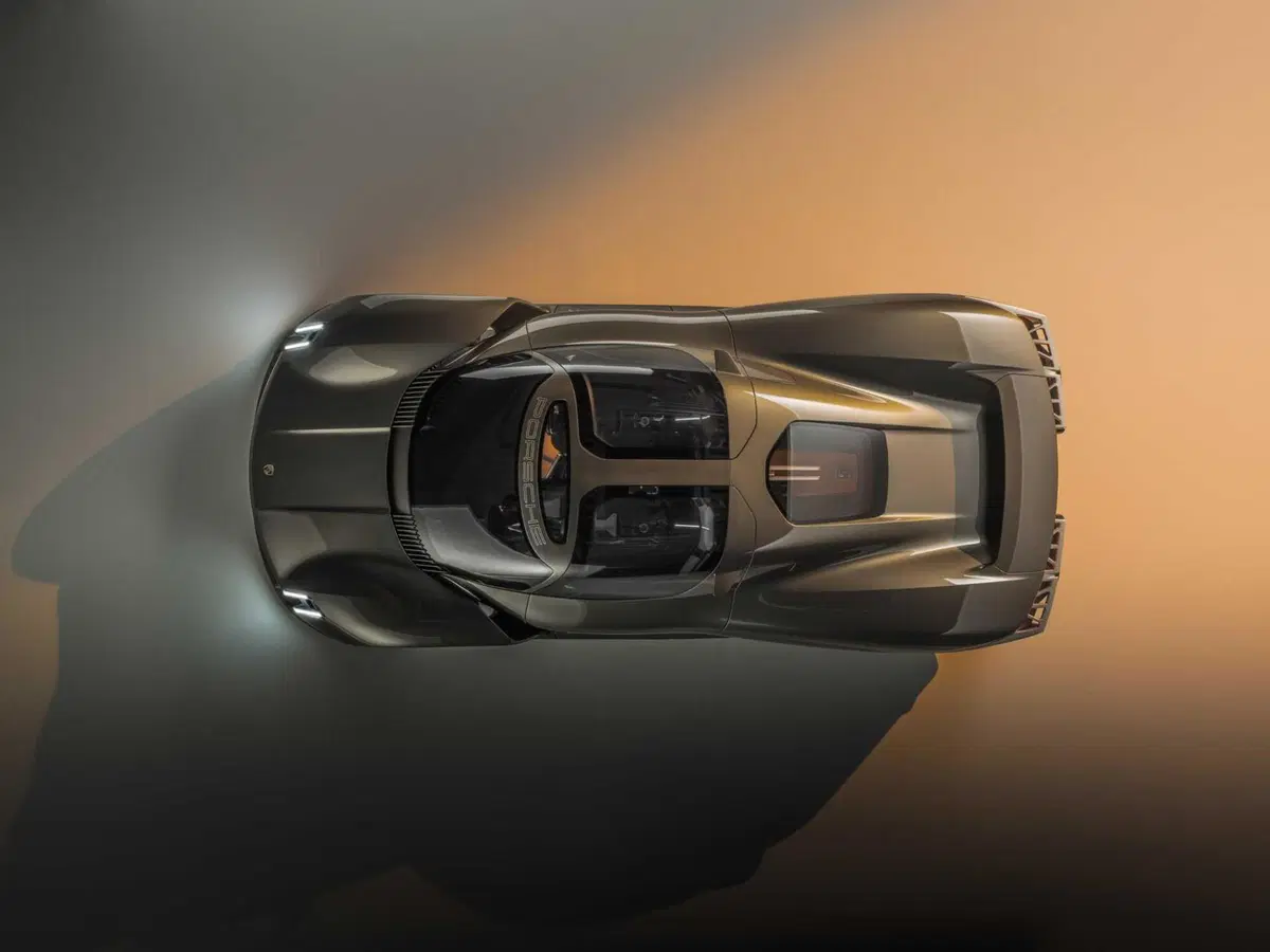 Porsche compie 75 anni: la festa e le novità in diretta stasera (15)