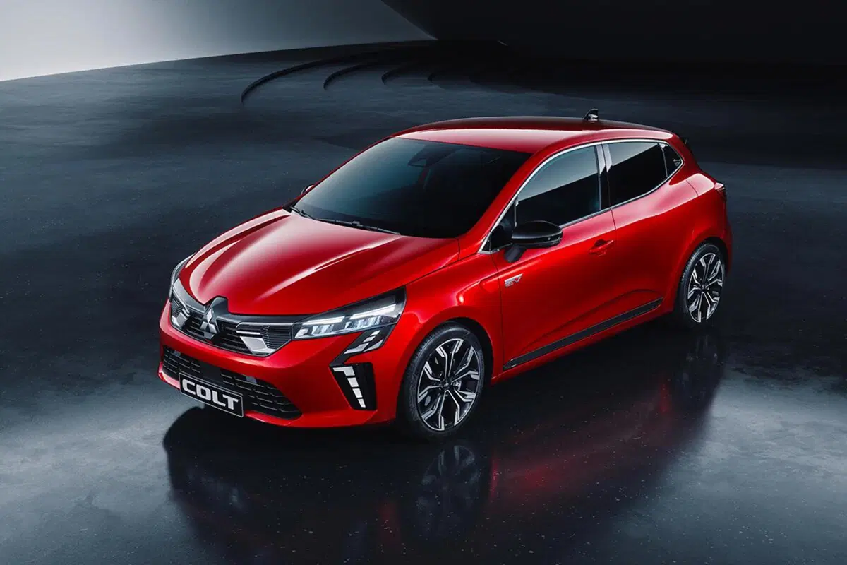 Mitsubishi Colt 2023: torna in Europa ed è gemella della Renault Clio (2)