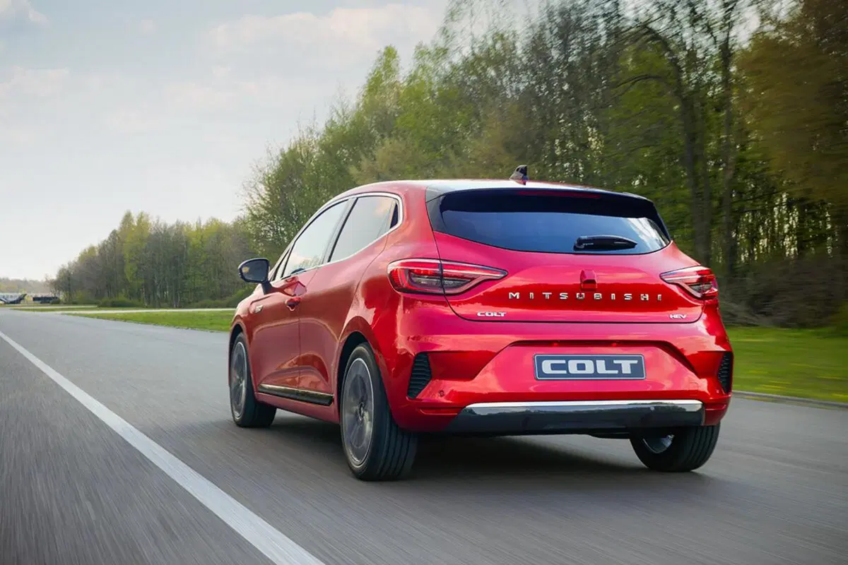 Mitsubishi Colt 2023: torna in Europa ed è gemella della Renault Clio (3)