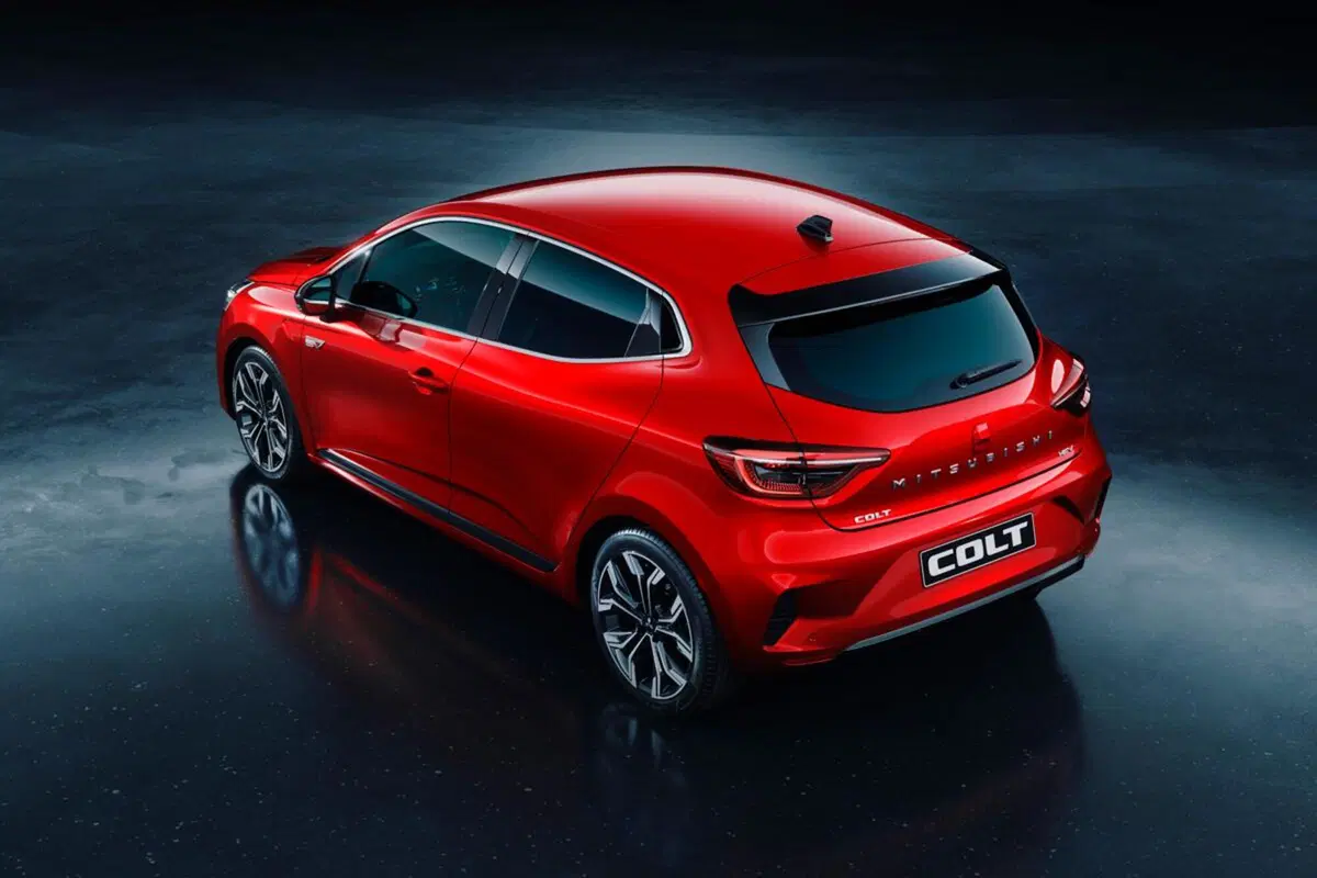 Mitsubishi Colt 2023: torna in Europa ed è gemella della Renault Clio (4)