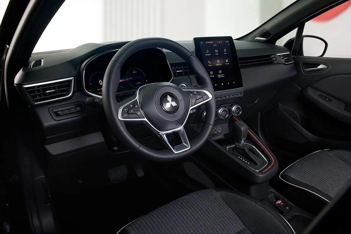 Mitsubishi Colt 2023: torna in Europa ed è gemella della Renault Clio (5)
