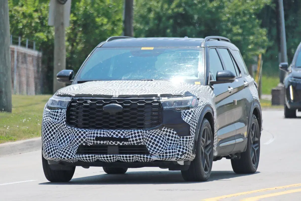 Ford Explorer 2024, in arrivo il nuovo Model Year [Foto Spia] (5)