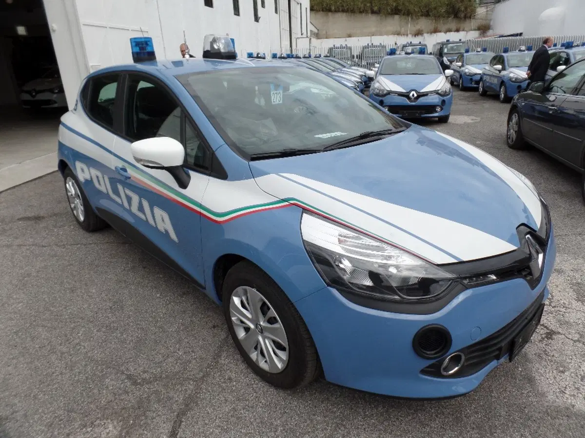La Renault Clio si arruola in Polizia