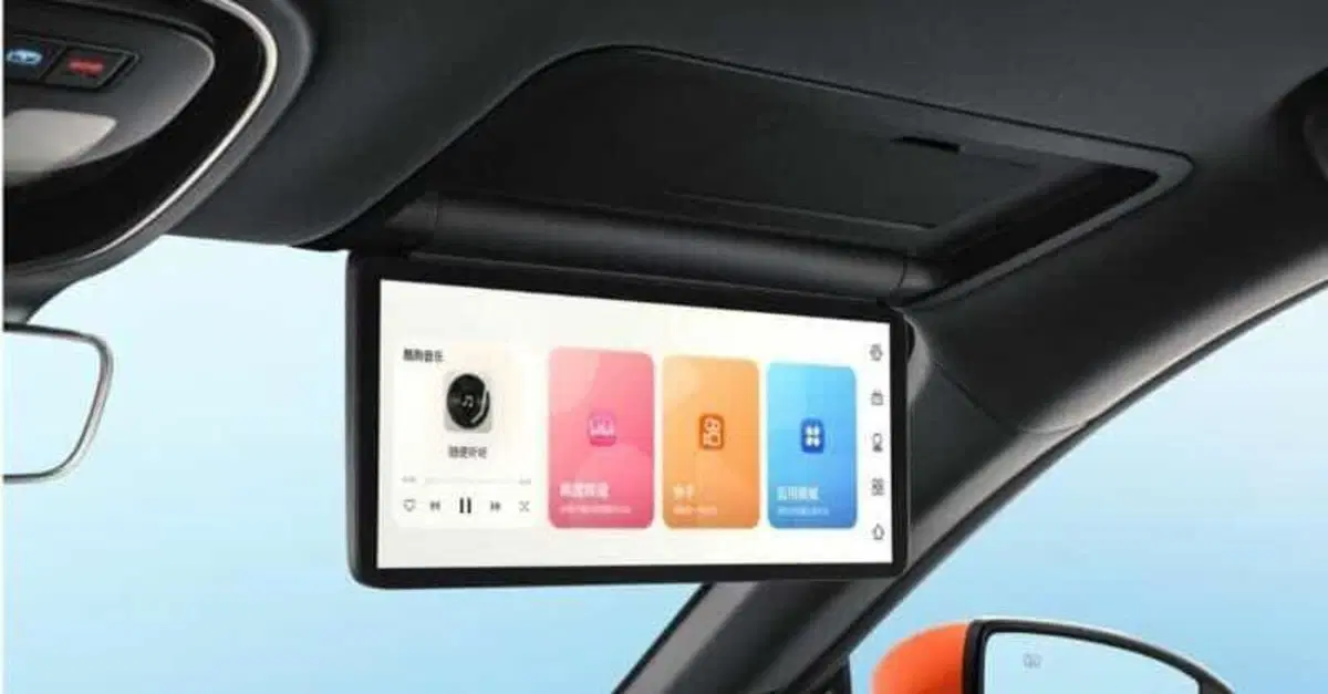 L'auto di Huawei - CATL con schermo olografico e il parasole-display