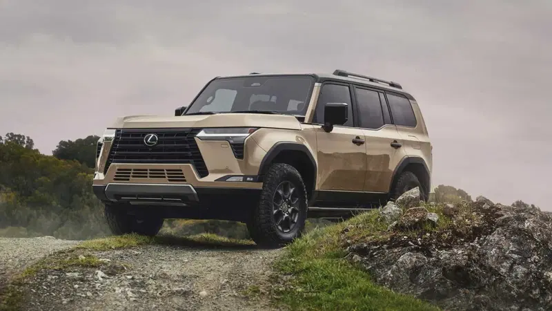 Lexus GX, l'off-road di lusso in arrivo nel 2024