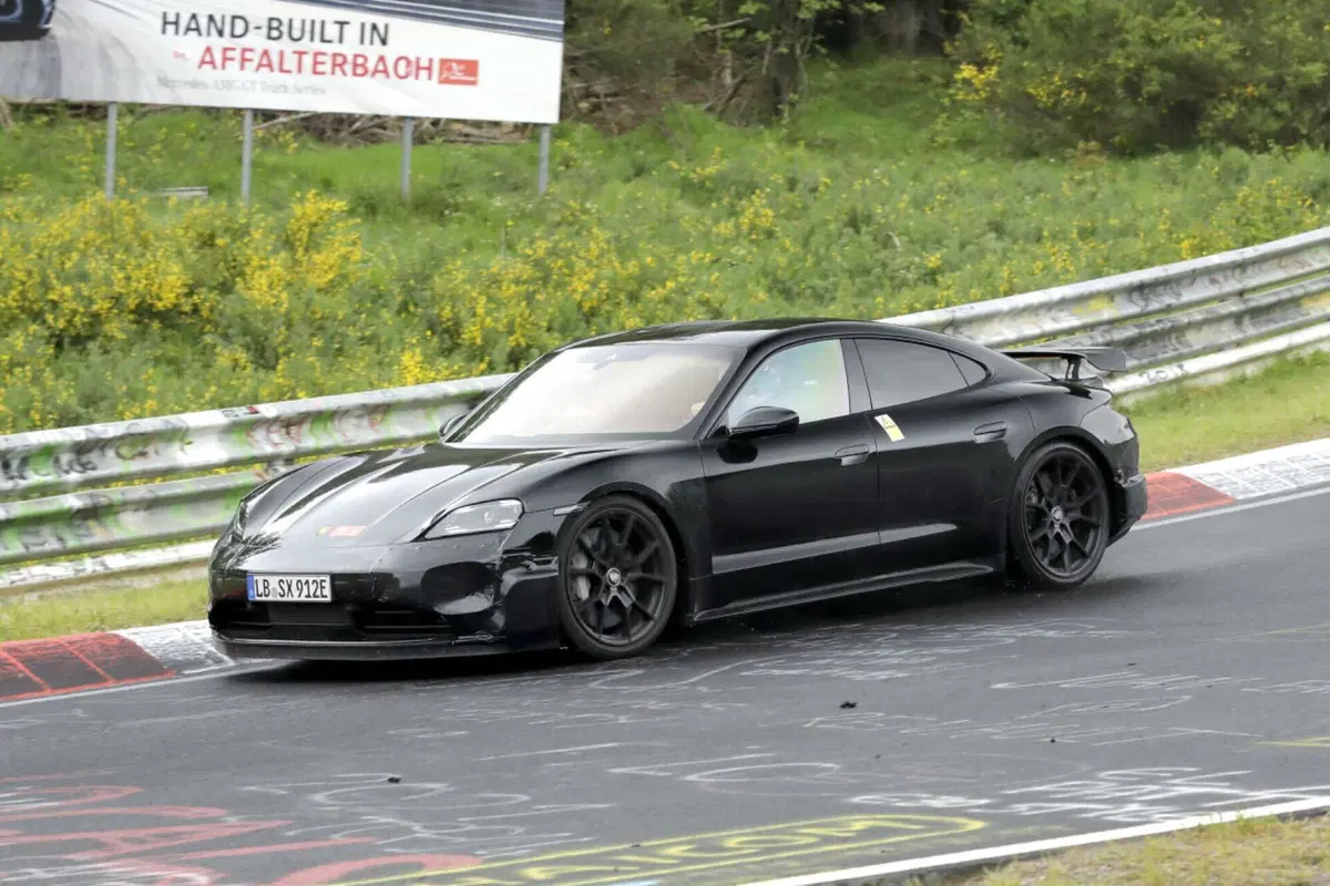 Porsche Taycan GT: l’elettrica avrà 1.000 Cv [Foto Spia] (9)