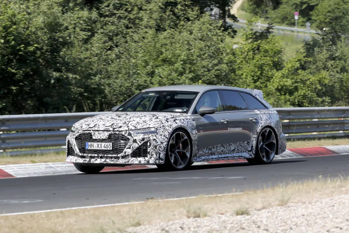 Audi RS6 2024, il nuovo facelift è in arrivo [Foto Spia] (2)