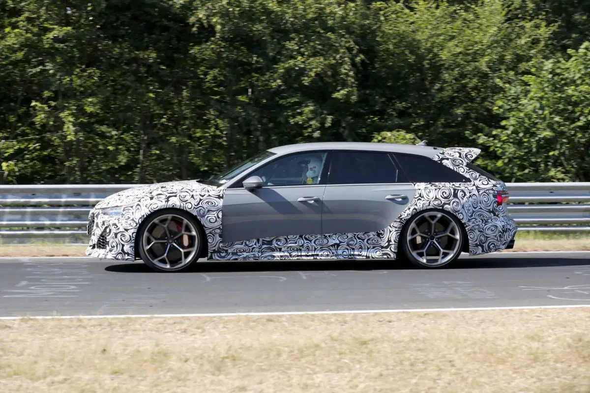 Audi RS6 2024, il nuovo facelift è in arrivo [Foto Spia] (3)