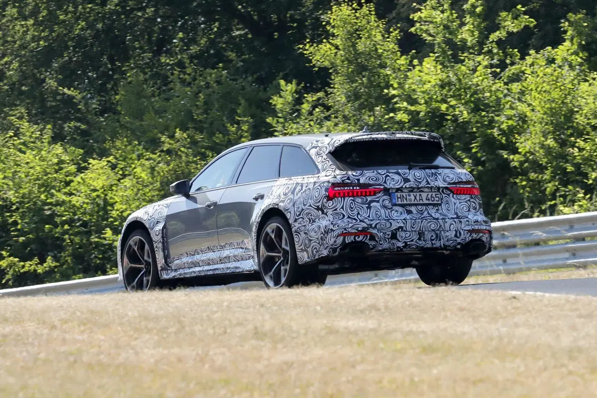 Audi RS6 2024, il nuovo facelift è in arrivo [Foto Spia] (4)