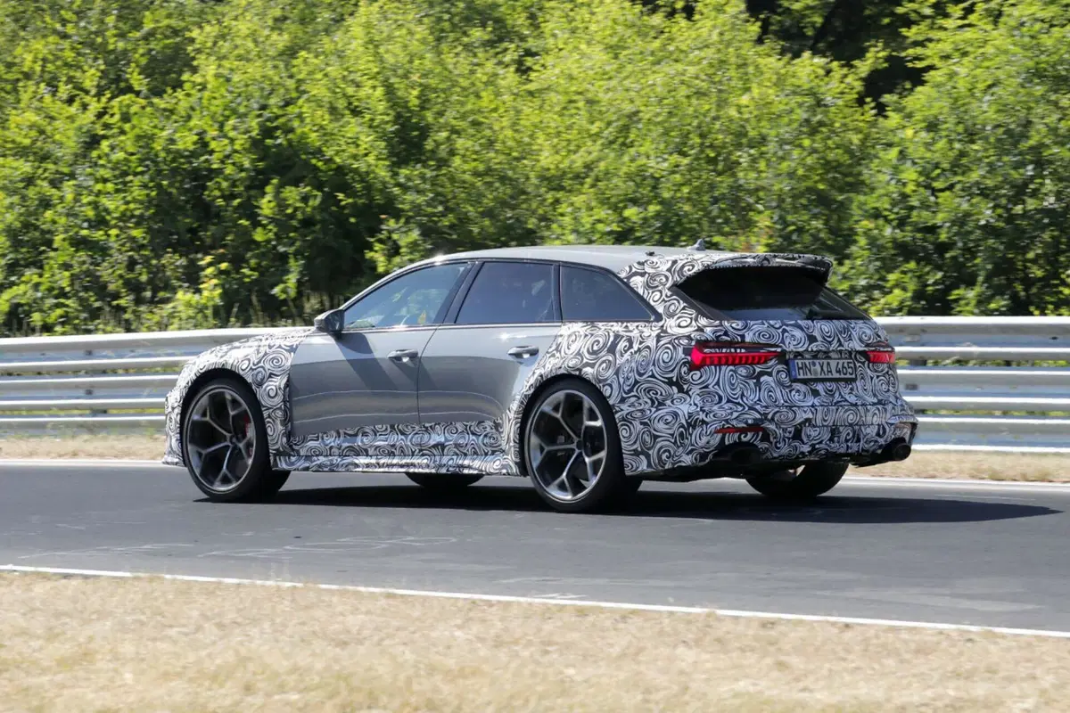 Audi RS6 2024, il nuovo facelift è in arrivo [Foto Spia] (6)