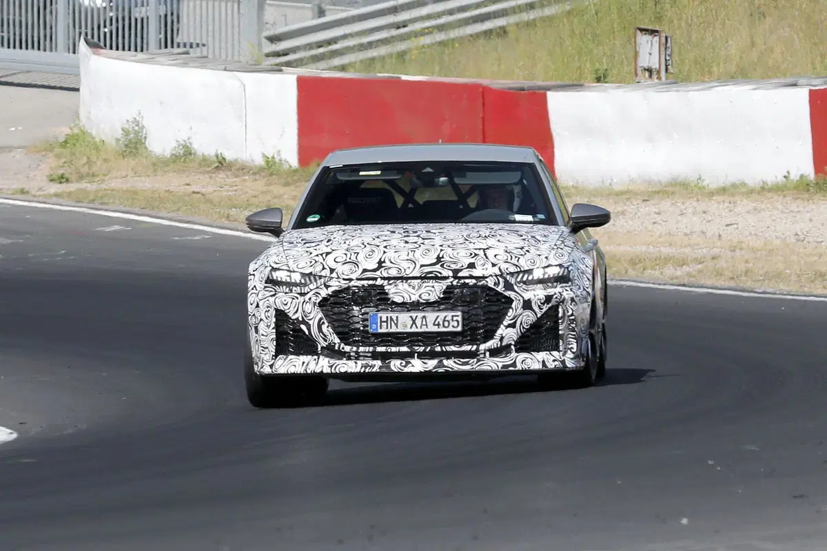 Audi RS6 2024, il nuovo facelift è in arrivo [Foto Spia] (7)