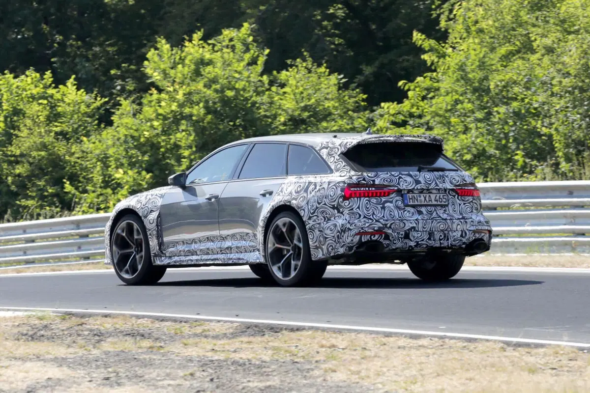 Audi RS6 2024, il nuovo facelift è in arrivo [Foto Spia] (11)