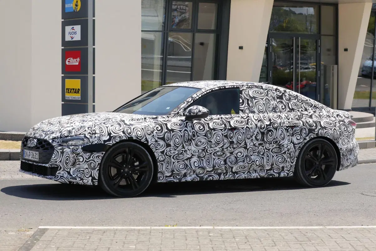 Audi S5 2023, ecco la nuova generazione [Foto Spia] (15)