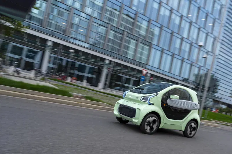 XEV Yoyo MY23 per le strade di Milano