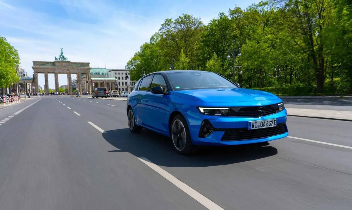 Opel Astra e: batteria al 100%, in arrivo anche la station wagon  (4)