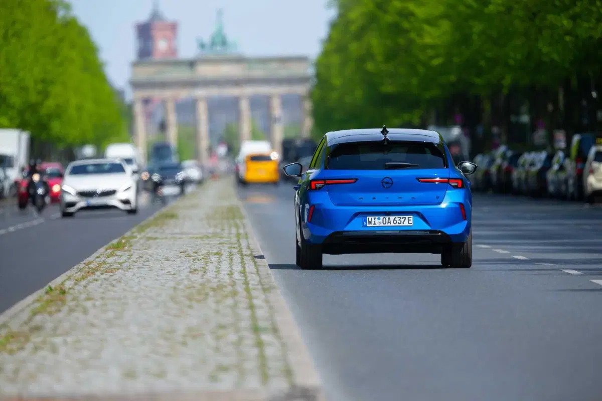 Opel Astra e: batteria al 100%, in arrivo anche la station wagon  (9)