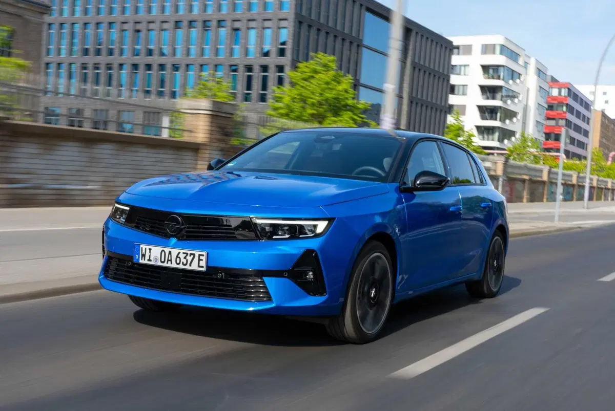 Opel Astra e: batteria al 100%, in arrivo anche la station wagon  (8)