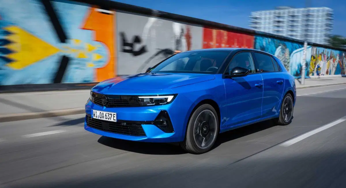 Opel Astra e: batteria al 100%, in arrivo anche la station wagon  (11)