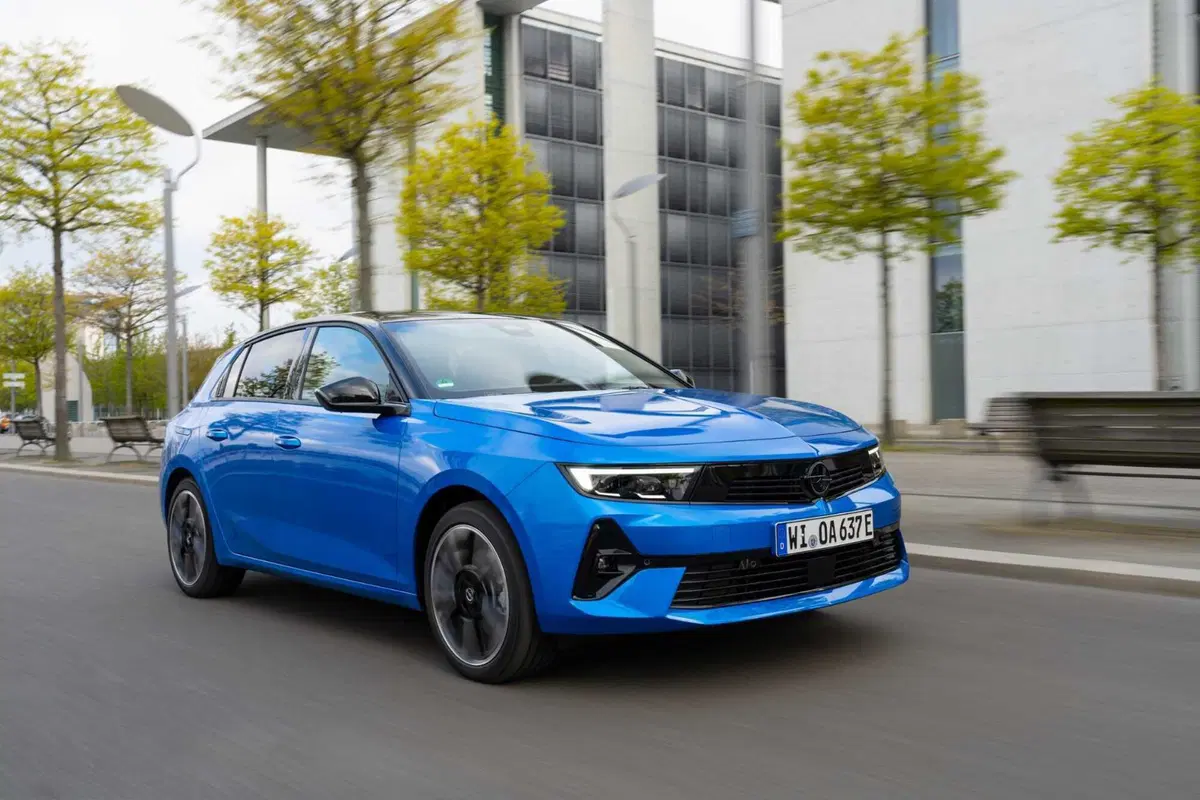 Opel Astra e: batteria al 100%, in arrivo anche la station wagon  (14)