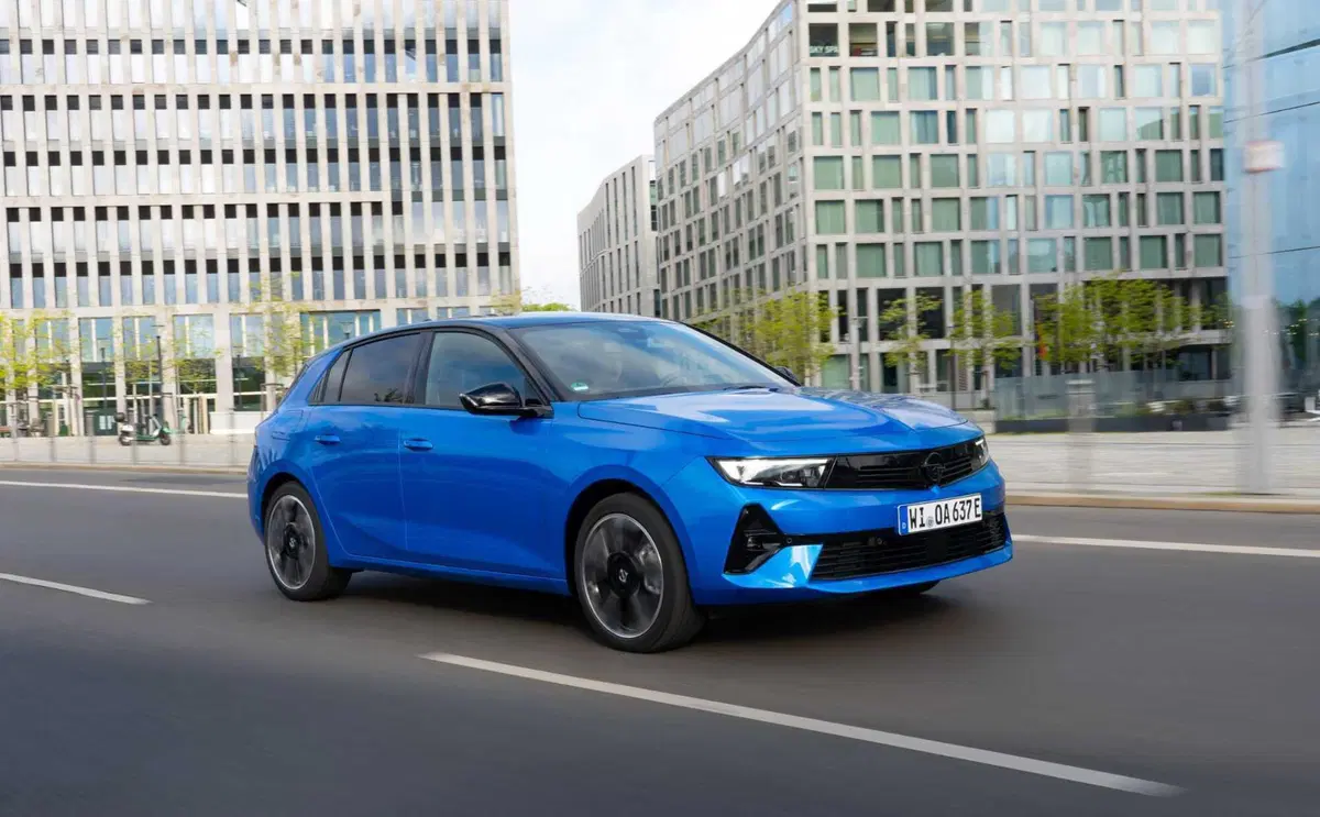 Opel Astra e: batteria al 100%, in arrivo anche la station wagon  (16)