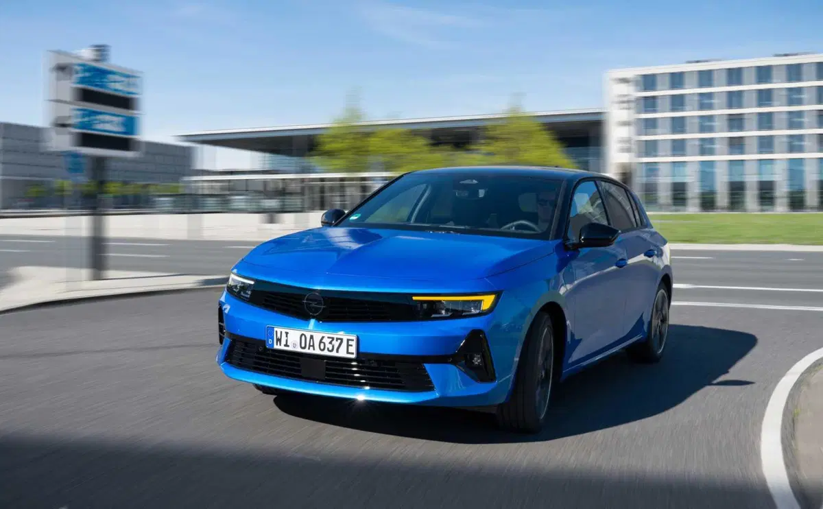 Opel Astra e: batteria al 100%, in arrivo anche la station wagon  (17)