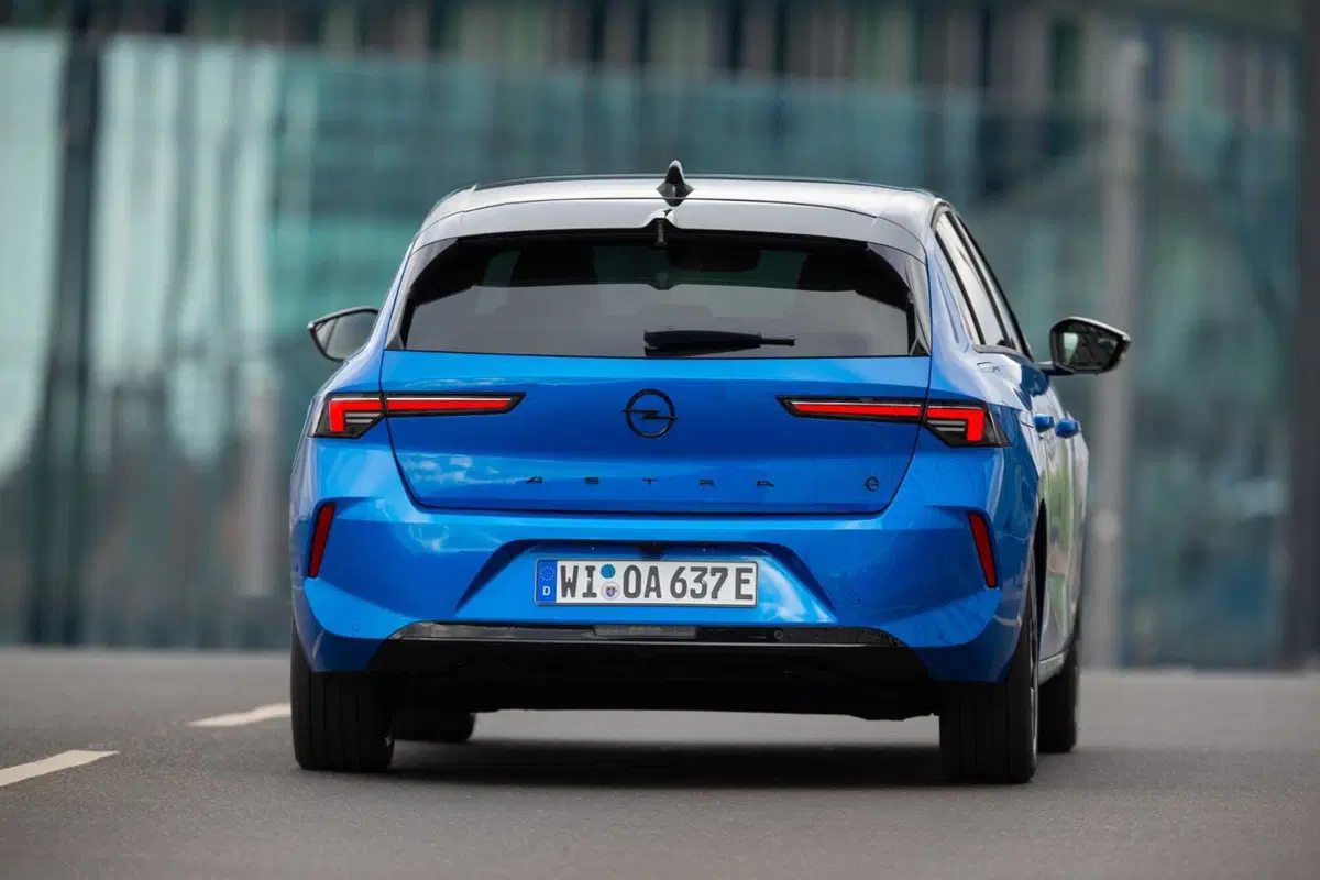 Opel Astra e: batteria al 100%, in arrivo anche la station wagon  (19)