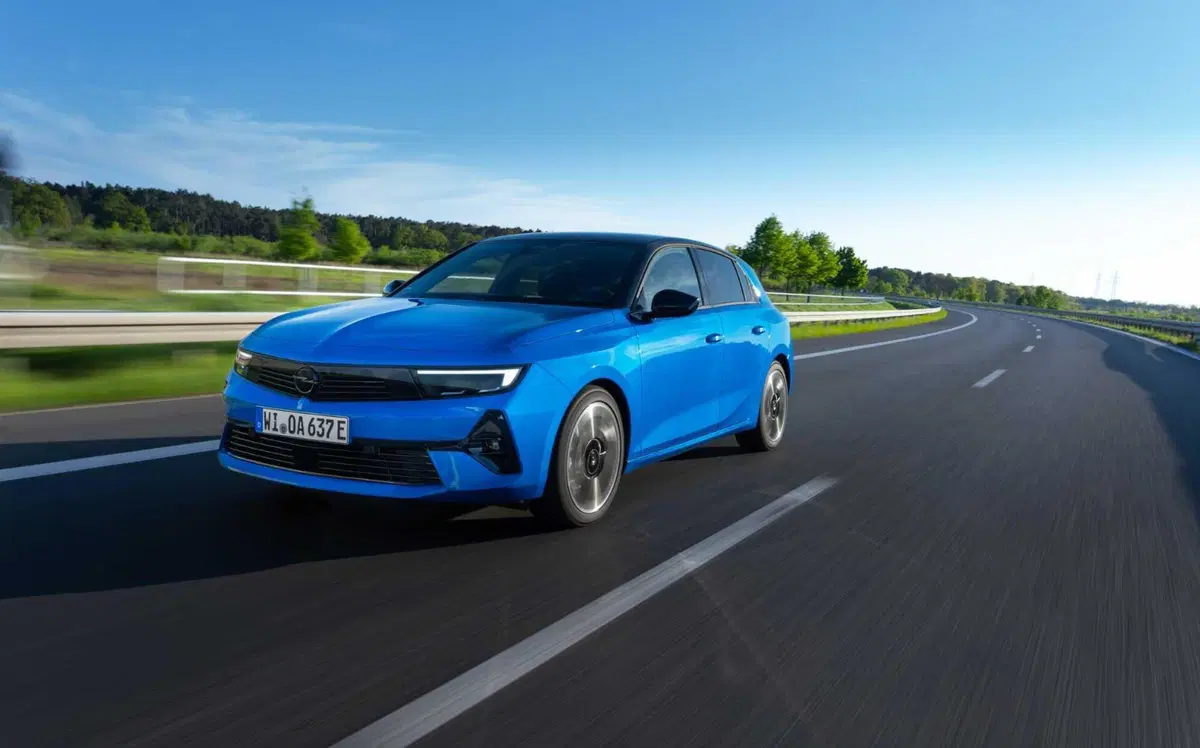 Opel Astra e: batteria al 100%, in arrivo anche la station wagon  (23)