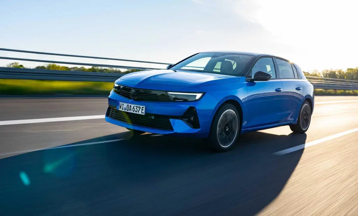 Opel Astra e: batteria al 100%, in arrivo anche la station wagon  (26)