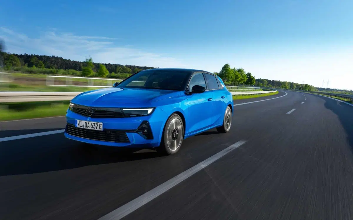 Opel Astra e: batteria al 100%, in arrivo anche la station wagon  (27)