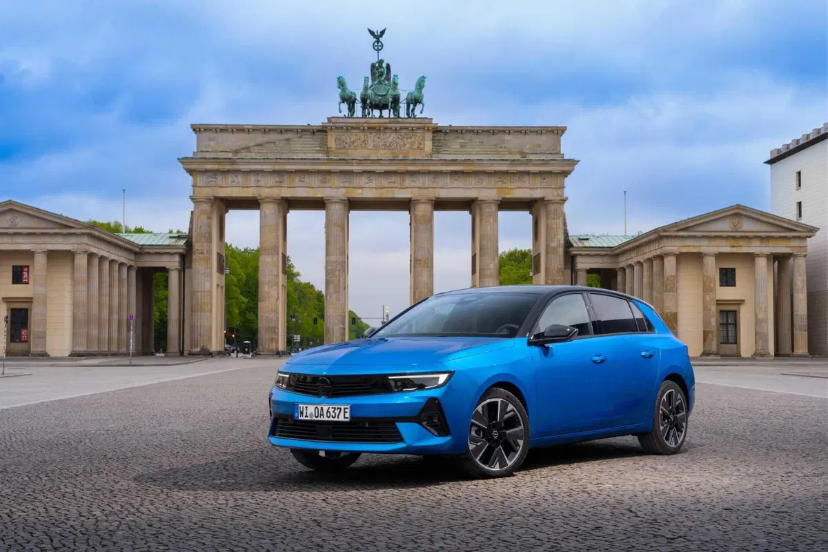 Opel Astra e: batteria al 100%, in arrivo anche la station wagon  (28)