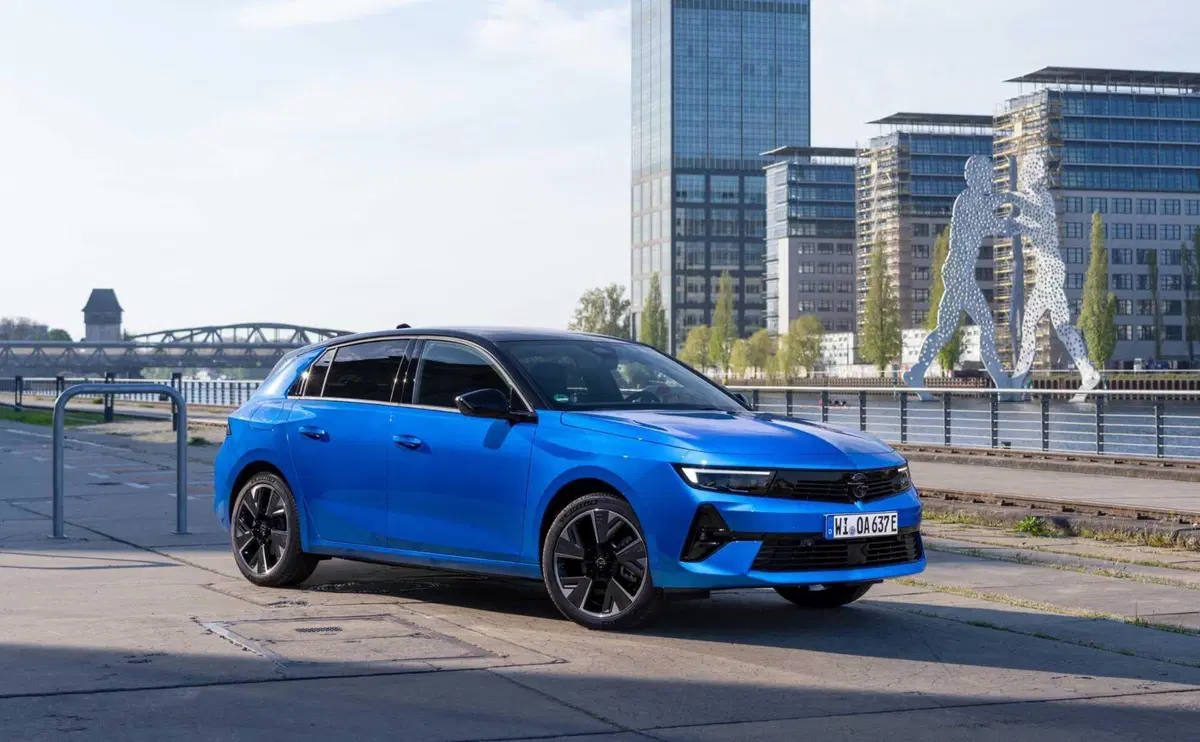 Opel Astra e: batteria al 100%, in arrivo anche la station wagon  (32)