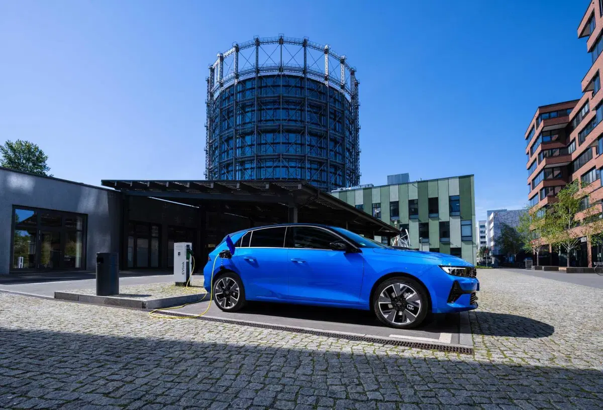 Opel Astra e: batteria al 100%, in arrivo anche la station wagon  (43)