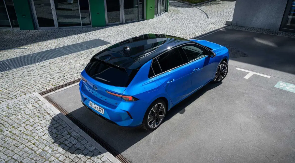 Opel Astra e: batteria al 100%, in arrivo anche la station wagon  (46)