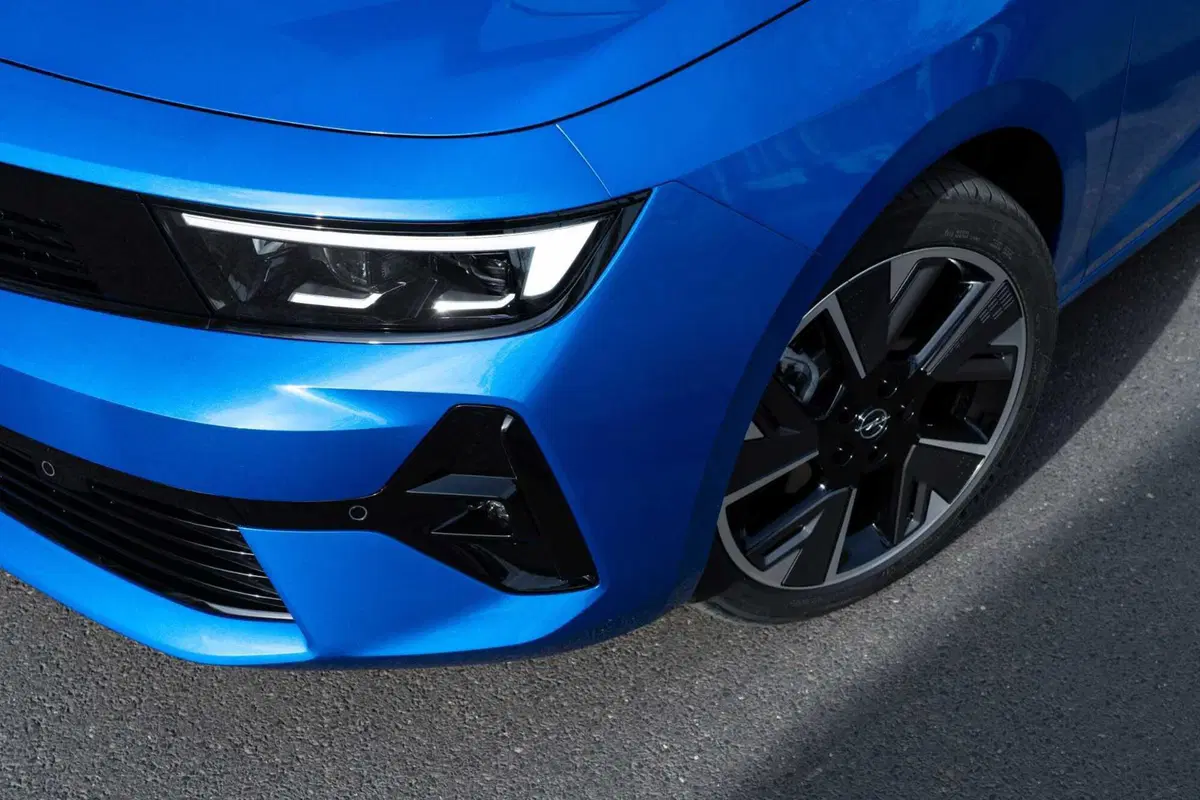 Opel Astra e: batteria al 100%, in arrivo anche la station wagon  (48)