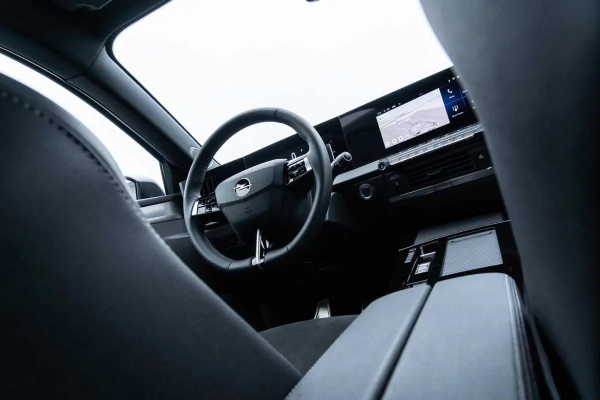 Opel Astra e: batteria al 100%, in arrivo anche la station wagon  (56)