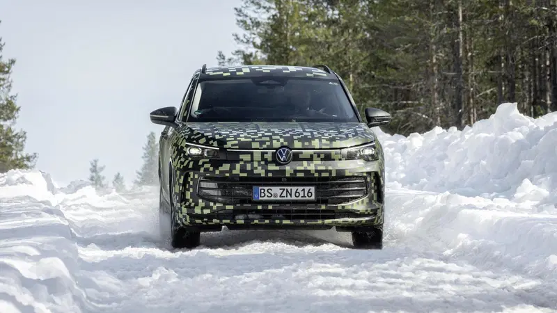 Volkswagen Tiguan 2024, &egrave; quasi pronta al debutto [VIDEO]