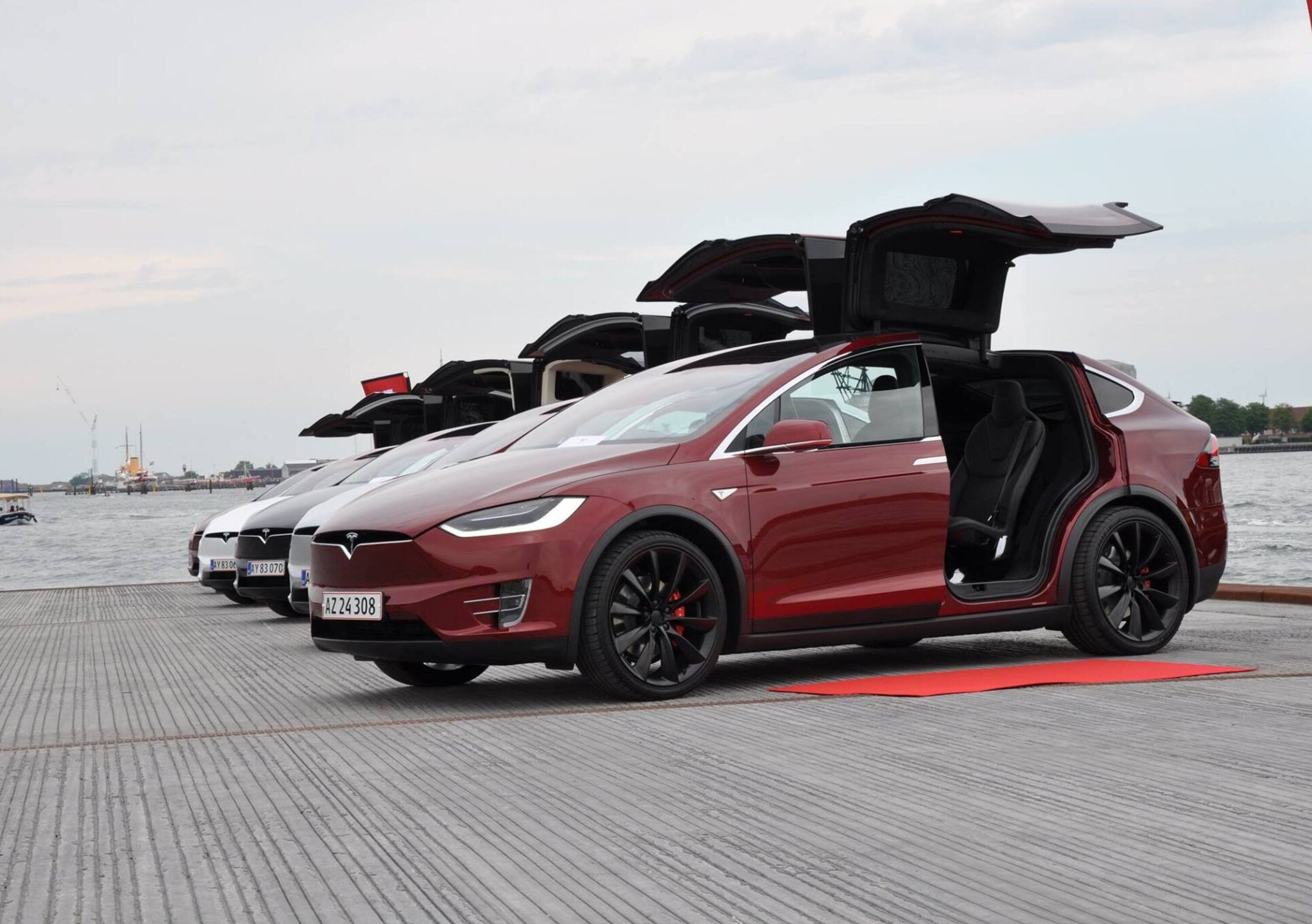 Tesla Model X: iniziate le consegne anche in Europa